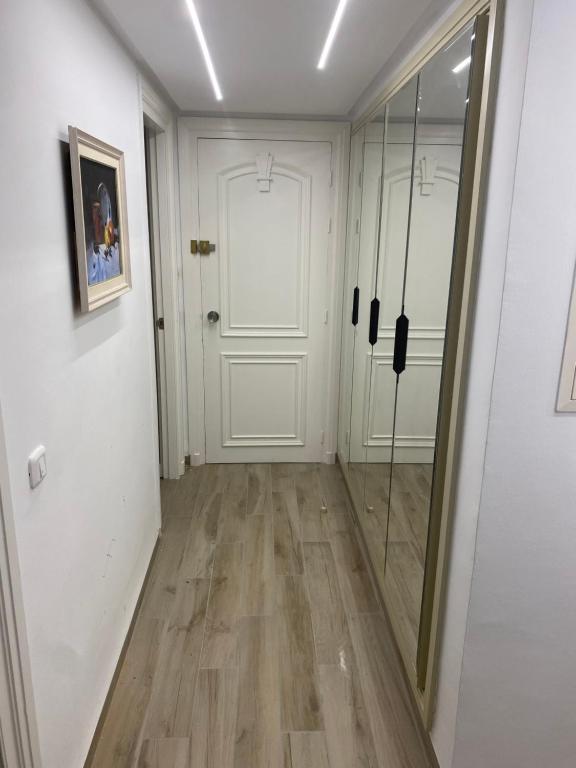 Photo de la galerie de l'établissement Suite d'Hôtel vue sur mer, à Yasmine