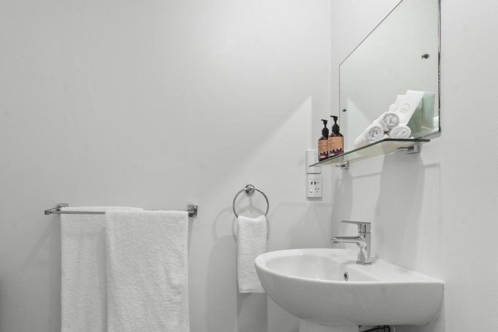 ASURE Admirals View Motel - Resim 35