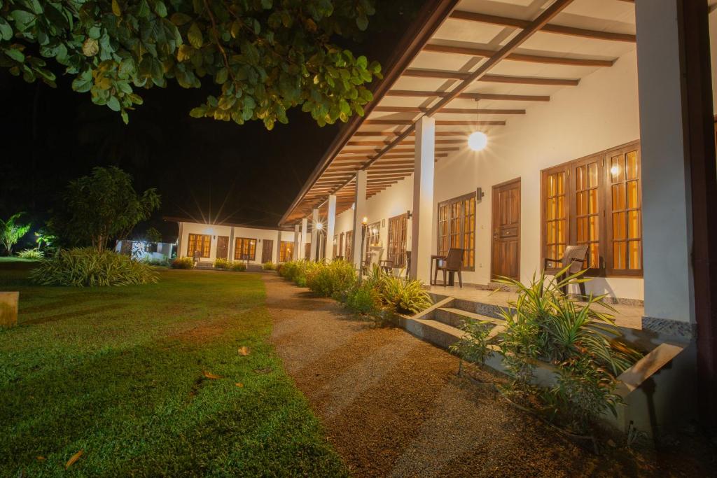 Zahrada ubytování The Regency Villa by Escape Essence