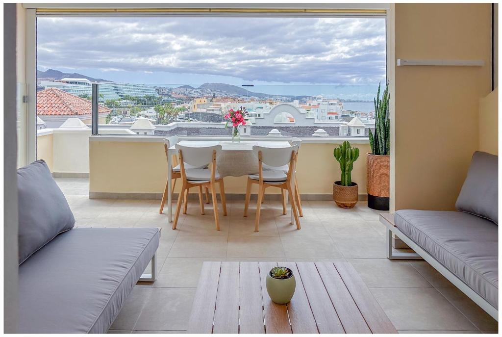 Oceano Residence La Caleta with Sea View & Terrace, 2B