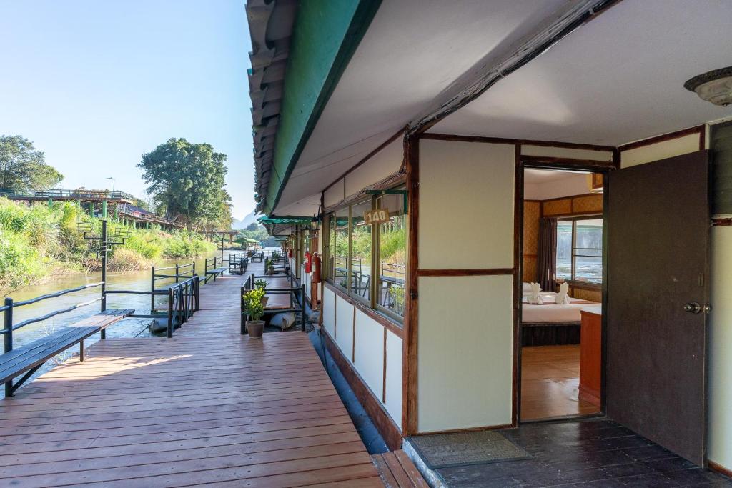 Pung-Waan Resort - Raft Double Room