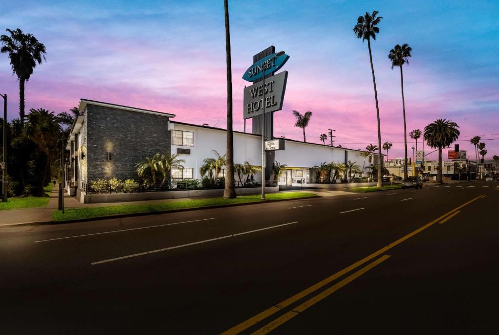 Sunset West Hotel, SureStay Collection By Best Western photo