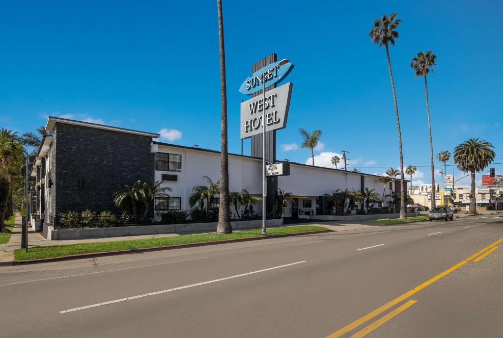 Sunset West Hotel, SureStay Collection By Best Western photo