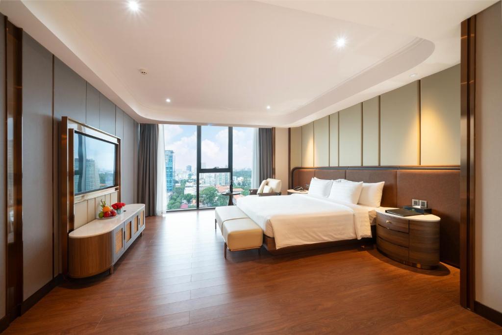 Charm Signature VIP 1 - Top Floor with City View - Included Afternoon Tea