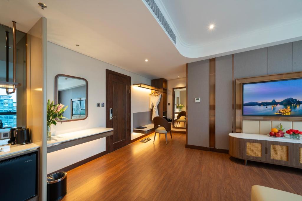 Charm Signature VIP 1 - Top Floor with City View - Included Afternoon Tea