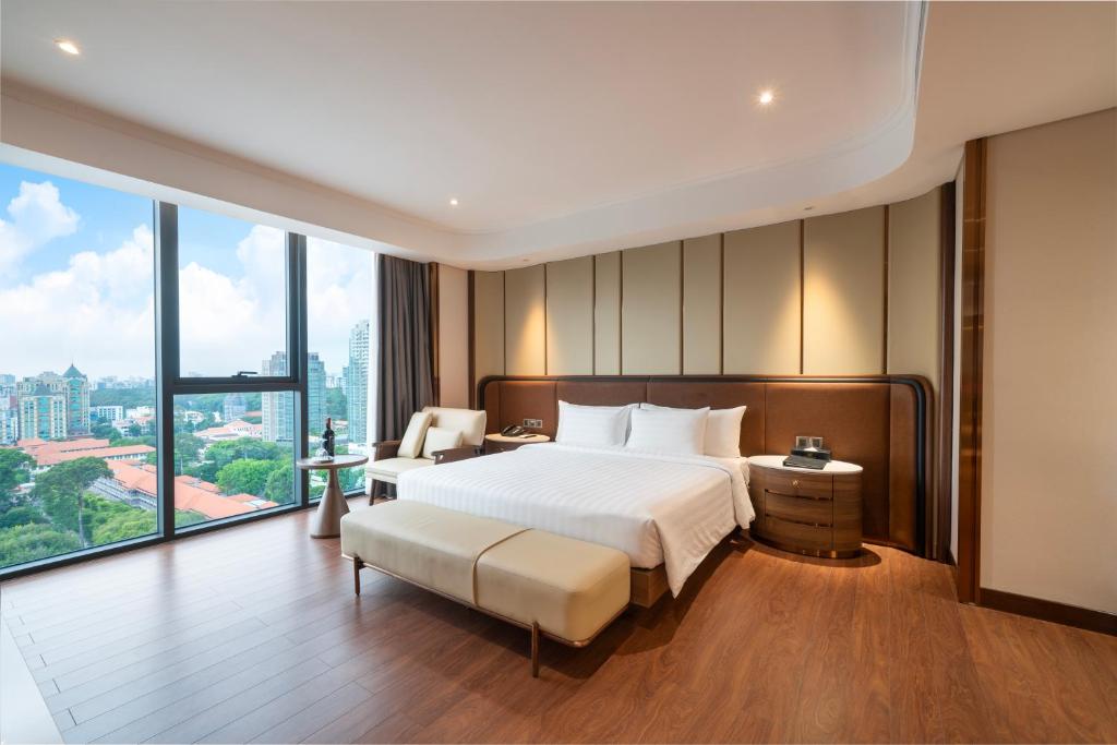 Charm Signature VIP 1 - Top Floor with City View - Included Afternoon Tea