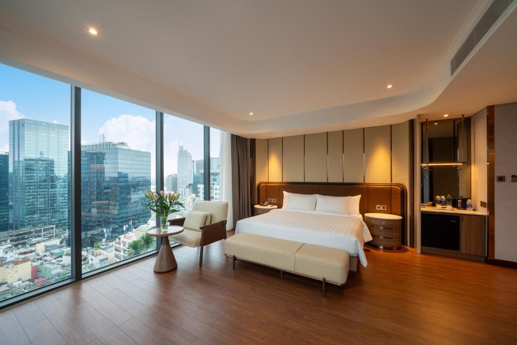 Charm Signature VIP 3 - Top Floor with City View - Included Afternoon Tea