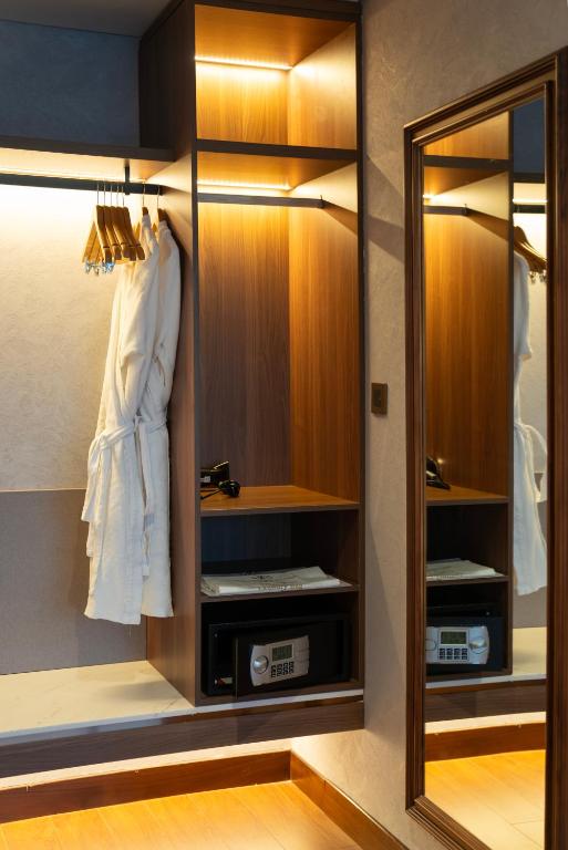 Charm Signature VIP 2 - Triple - Top Floor with City View - Included Afternoon Tea