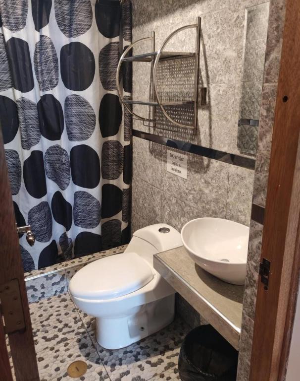 Et badeværelse på Las Margaritas Apart Rent