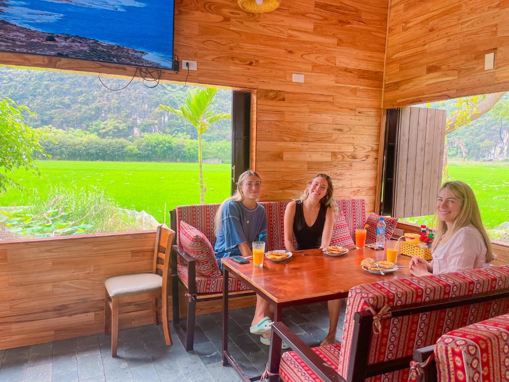 Ninh Binh Mountainside Bungalow - 14