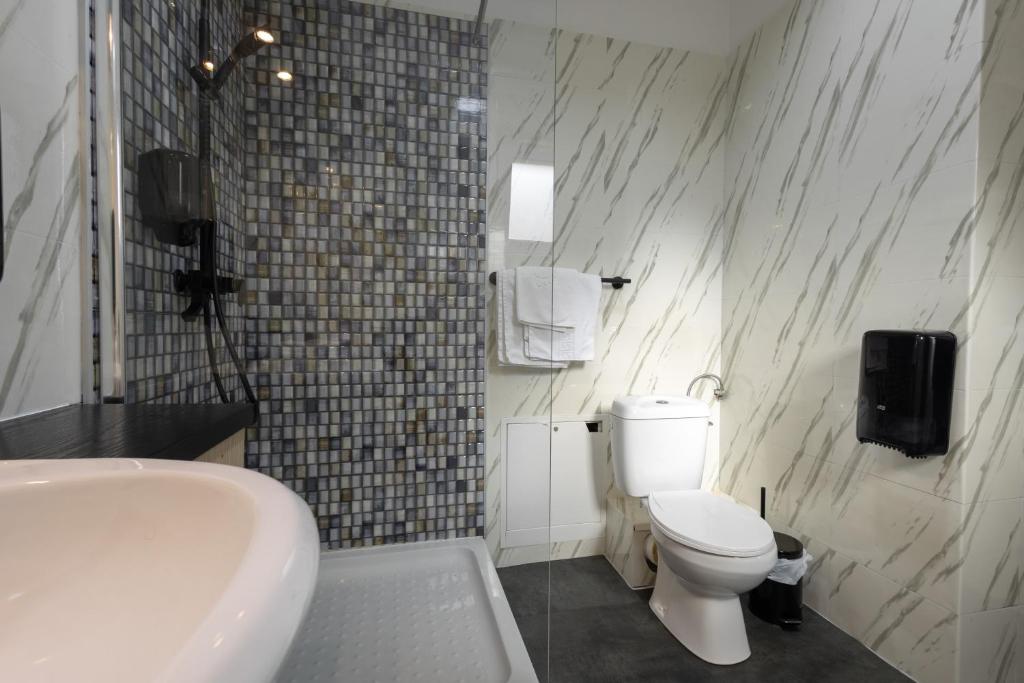 Apart Hotel Bonjour Cluj - Resim 21