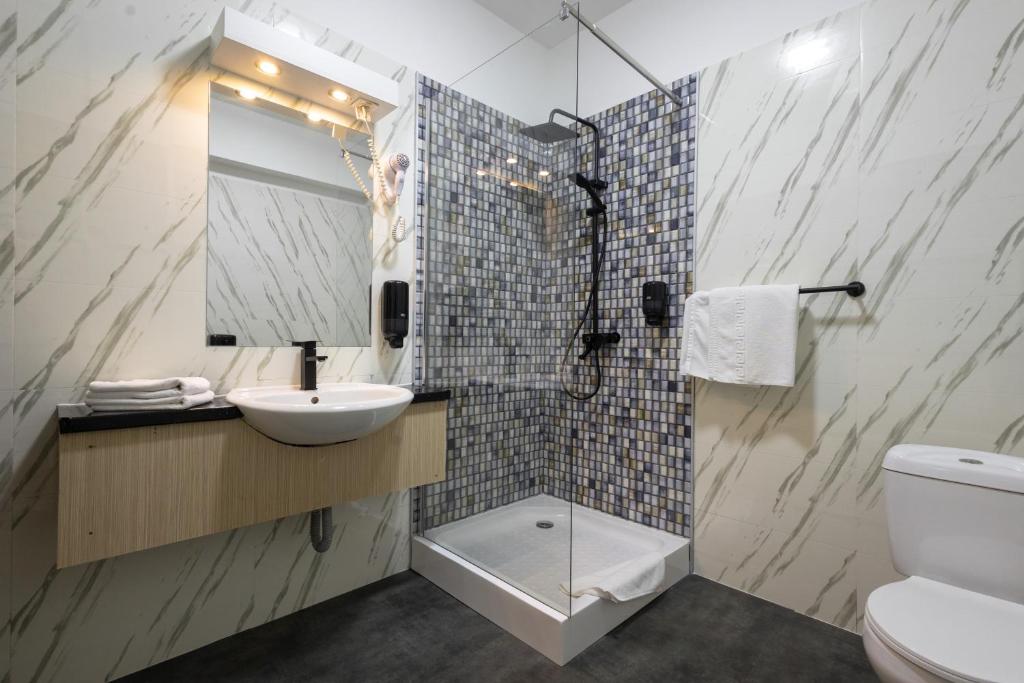 Apart Hotel Bonjour Cluj - Resim 32