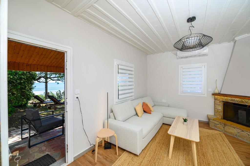 Posezení v ubytování Salty Noses Beach House Paradise Perfect for Families