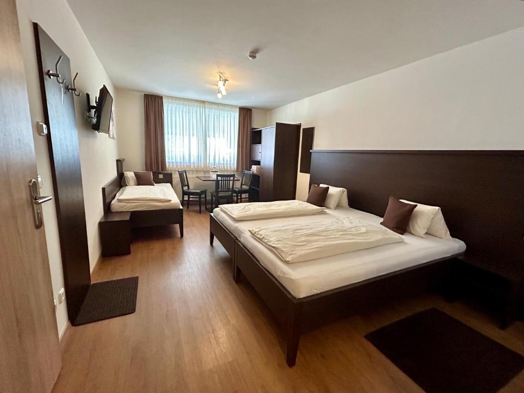 Gästehaus am Lindenhain - 10