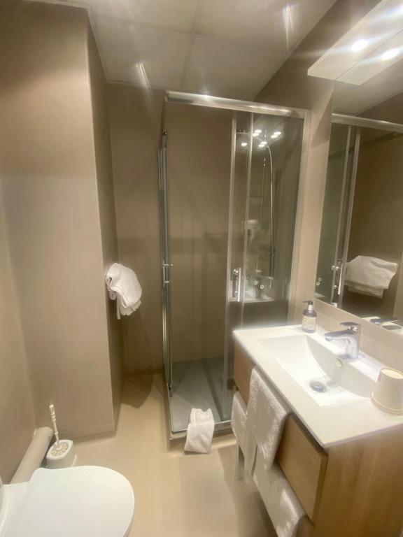 Logis Hotel Restaurant Family & Spa - Superior Triple Room