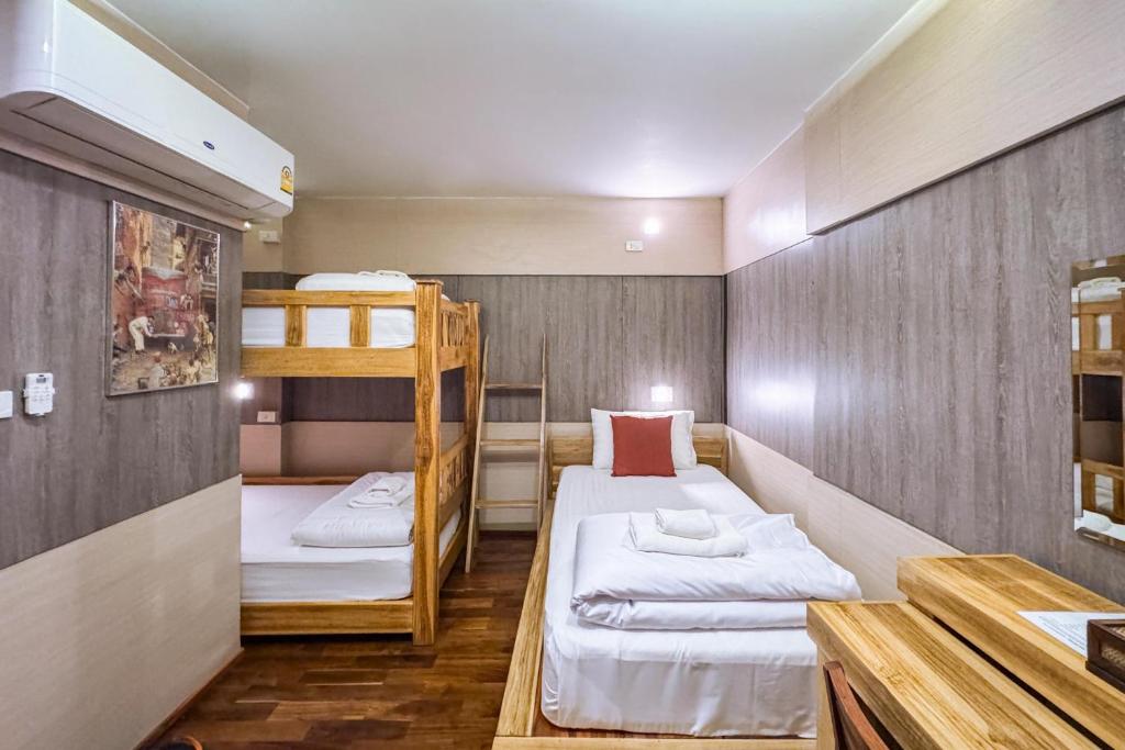 
Deluxe Triple Room

