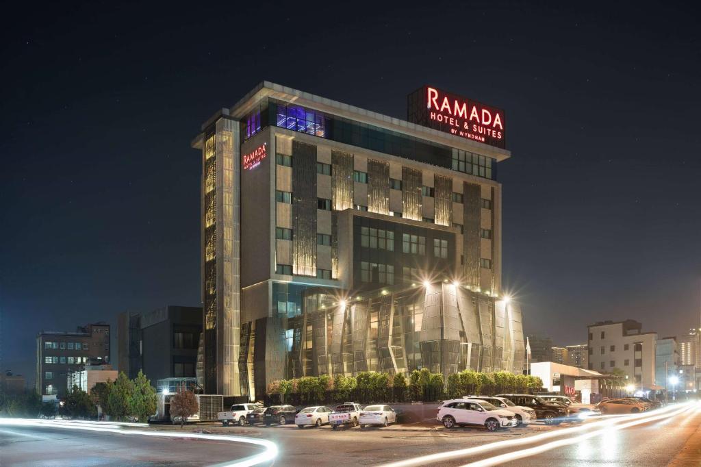 Ramada Hotel & Suites by Wyndham Erbil 32 Park در اربیل