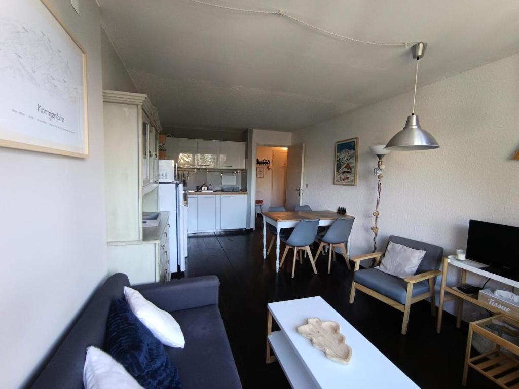 Kuchyňa alebo kuchynka v ubytovaní Résidence Loubatiere - Grand appartement 4 pers., balcon plein soleil avec vue, parking, très proche pistes MAE-8694
