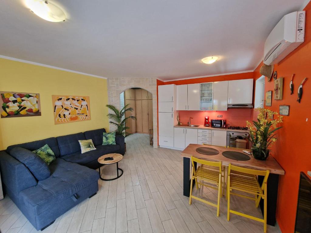 Kuchyň nebo kuchyňský kout v ubytování Apartment Lemon & Soul