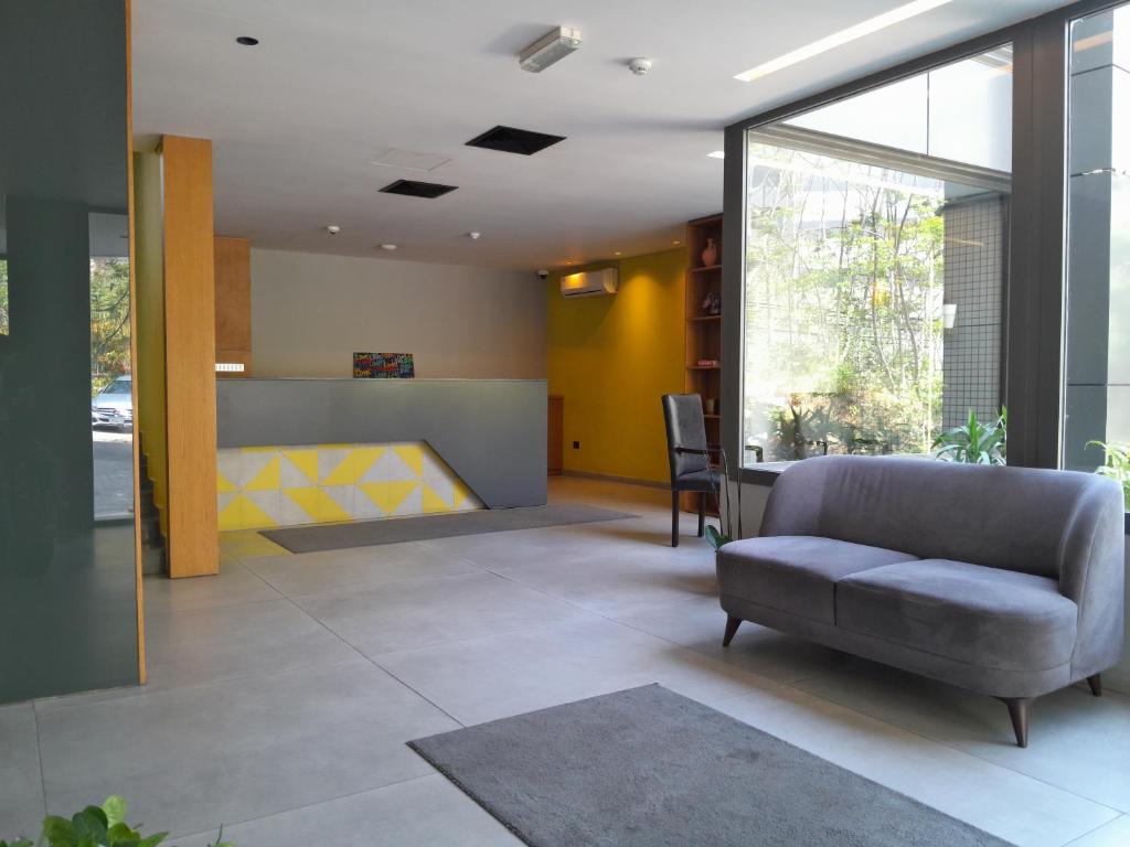 Posezení v ubytování Shade Suites & Studios