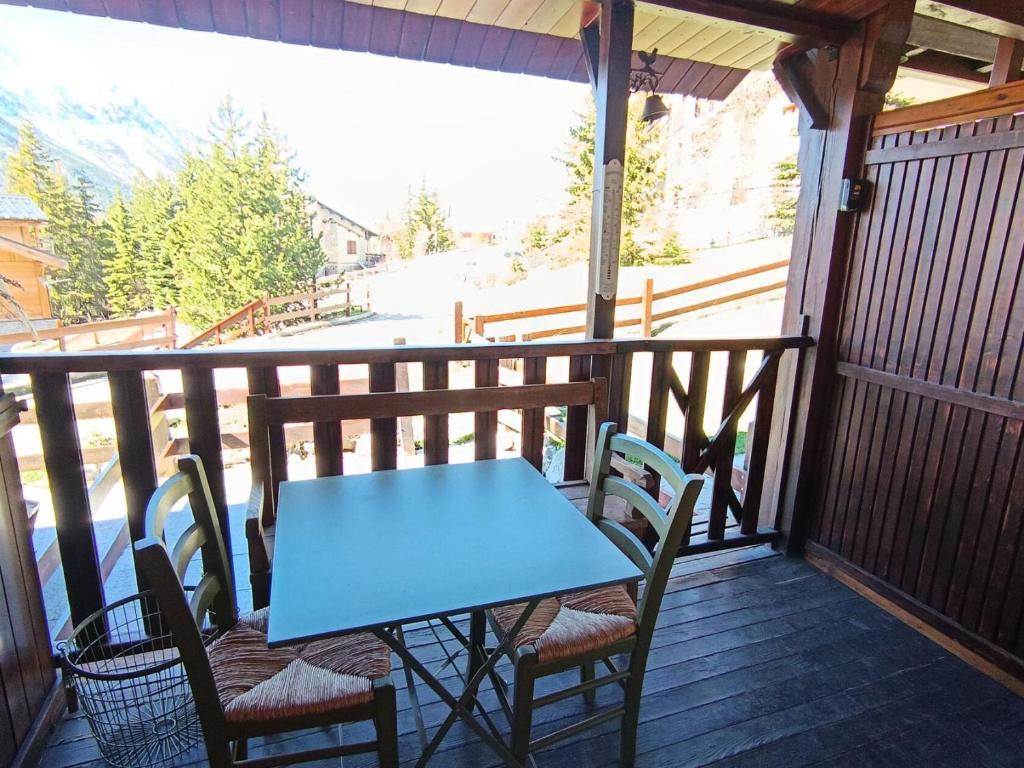 Balkón alebo terasa v ubytovaní Résidence Le Sommet - Studio cosy avec terrase et jardinet pour 2 personne MAE-2984