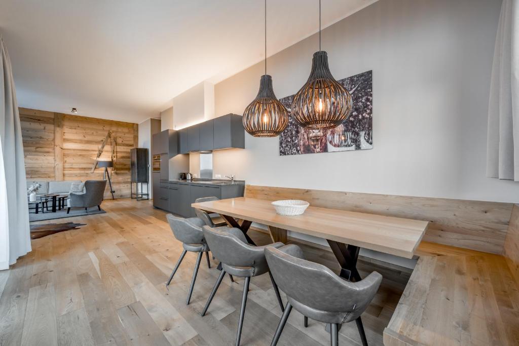 Ski-to-door Travel Proud AlpenParks Hotel & Apartment Arlberg Warth mit Pool - Appartamento Con Balcone