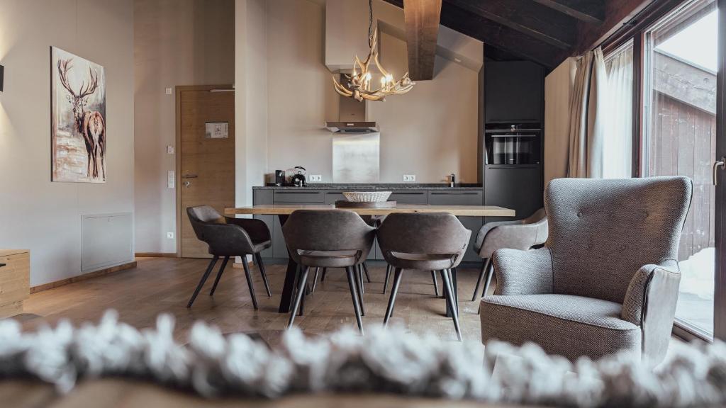 AlpenParks Hotel & Apartment Arlberg Warth mit Pool - 13