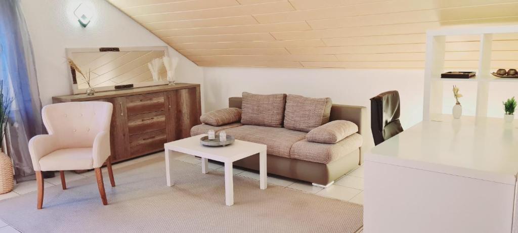 Posezení v ubytování Ferienwohnung in Karlsbad