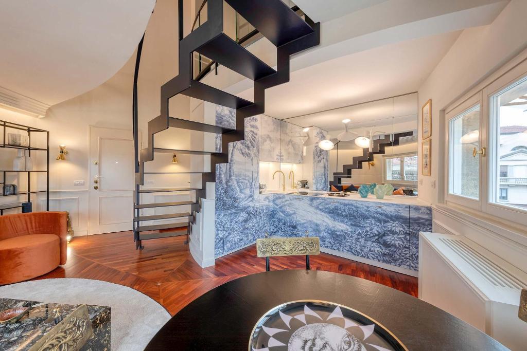 Stunning Cupola Apt-Steps from San Babila & Duomo