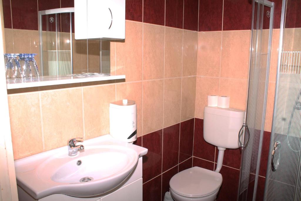 Kúpeľňa v ubytovaní Belvárosi Panzió