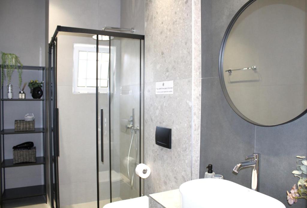 Koupelna v ubytování Fissas Rooms