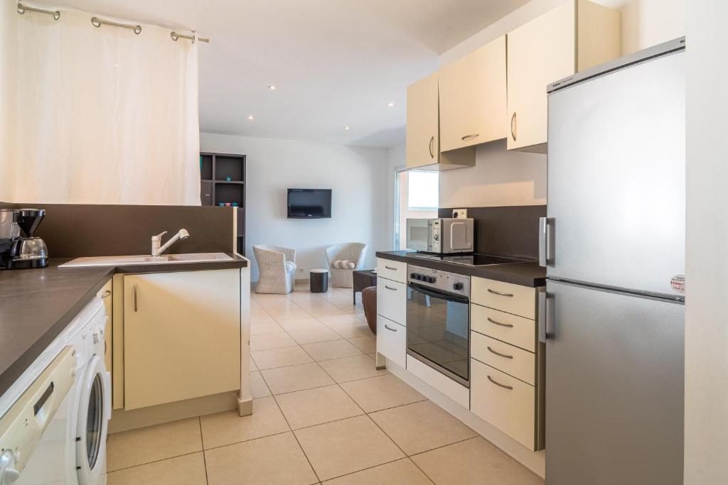 Kuchyň nebo kuchyňský kout v ubytování monte barbatu