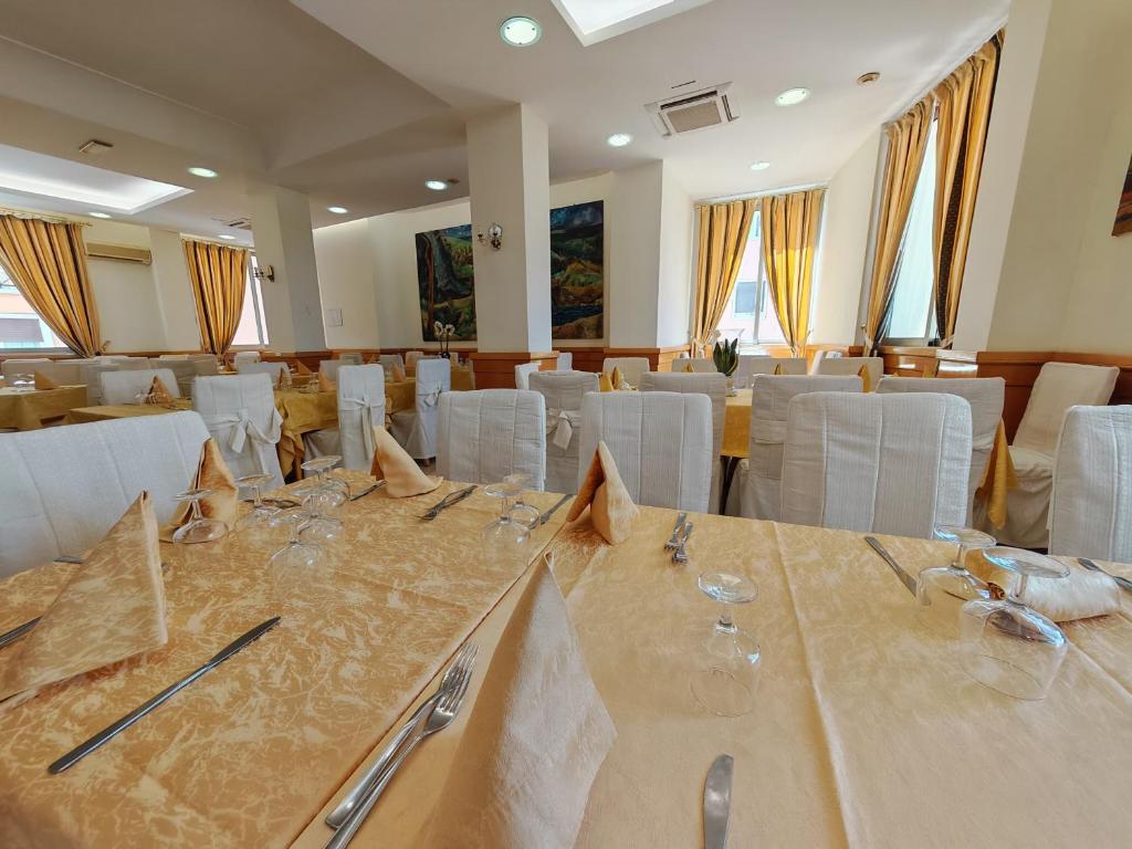Restaurace v ubytování Hotel Pace