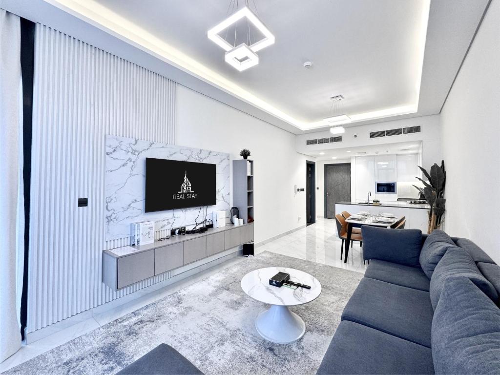 Zdjęcie z galerii obiektu SUMMER DEAL! Exclusive and Elegant with a Private pool w Dubaju
