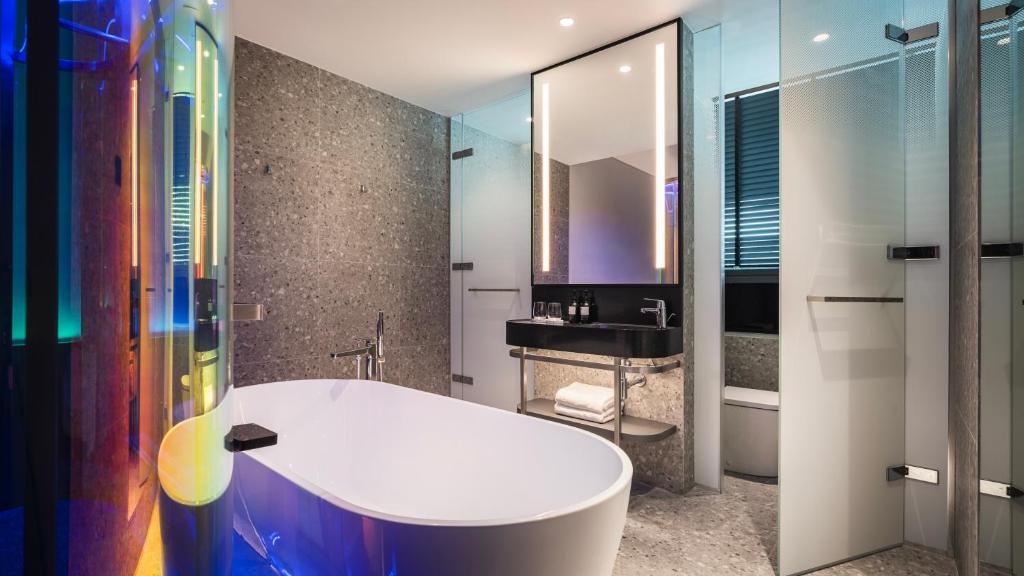 Koupelna v ubytování CapsuleTransit MAX - Airport Hotel - Landside, Public Area - Gateway KLIA T2, Lvl 2M