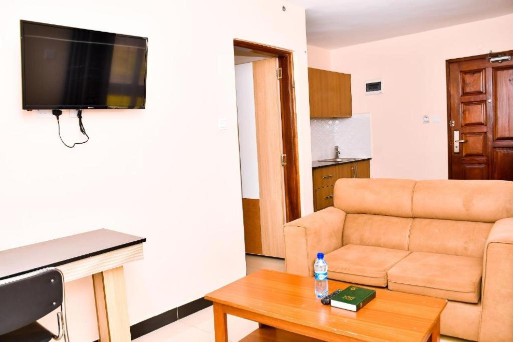 TV a/nebo společenská místnost v ubytování Divine Homes Resort Kisumu