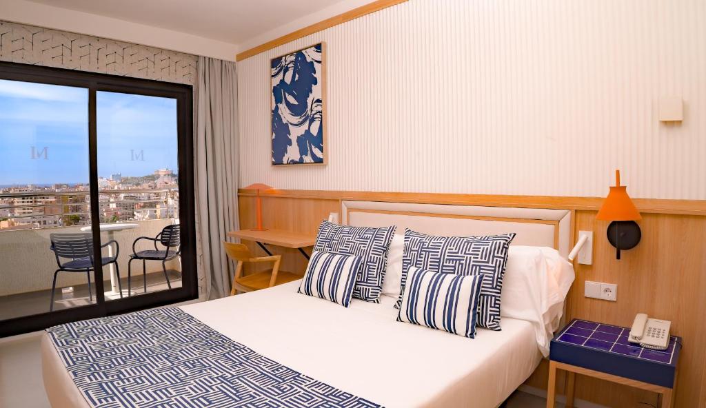 
Double or Twin Room with Balcony
