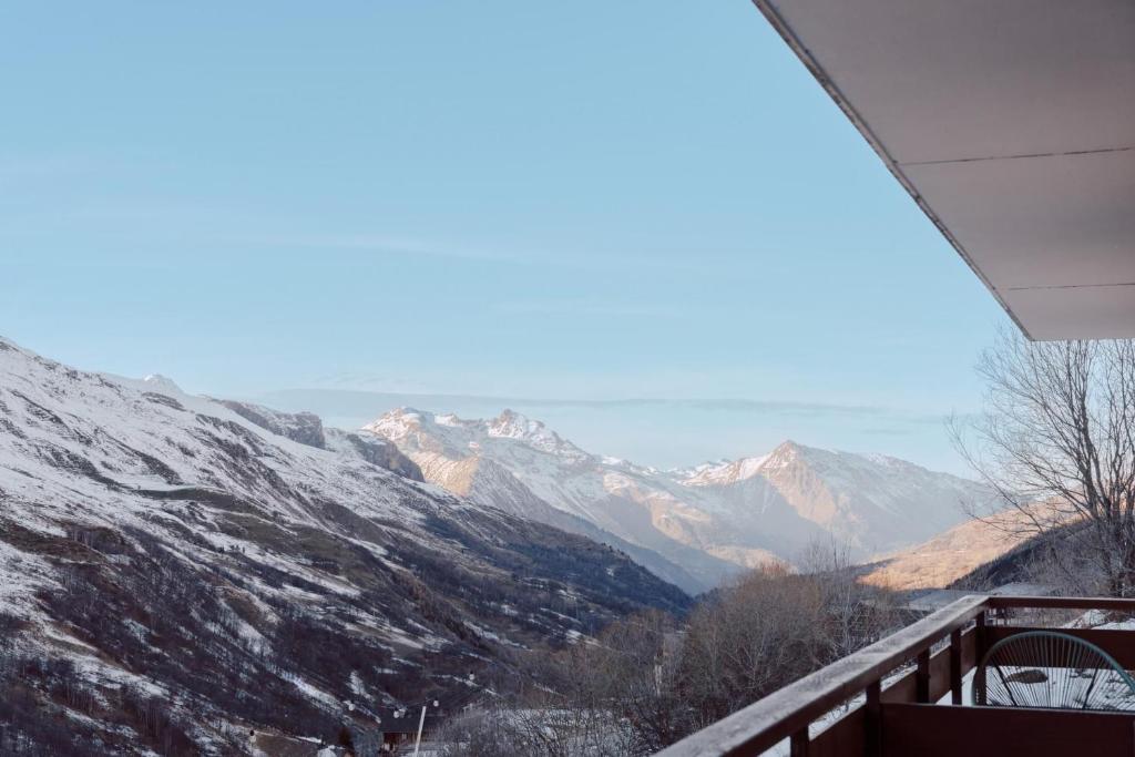 Nespecifikovaný výhled na hory nebo výhled na hory při pohledu z hotelu