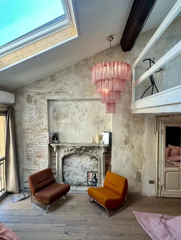 Charming and Design Attic Loft Central Milan in coolest area Navigli Ticinese
