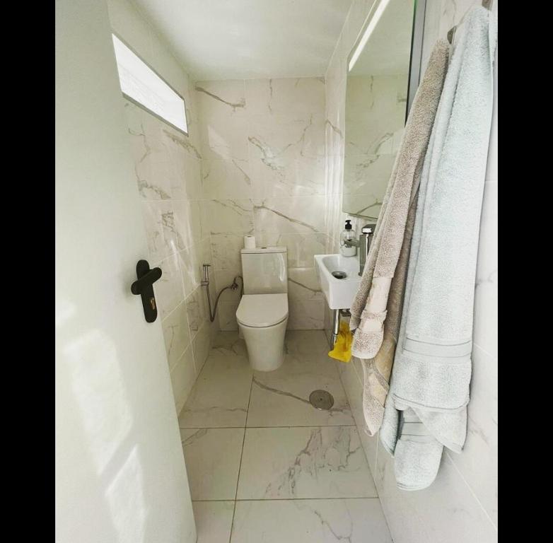 Koupelna v ubytování Evans Realty AF Villa de lujo & Piscina & Parking