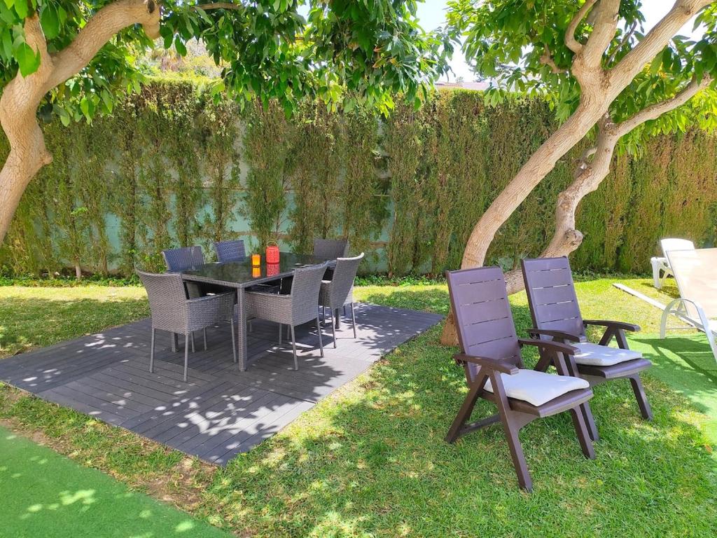 Zahrada ubytování Evans Realty AF Villa de lujo & Piscina & Parking