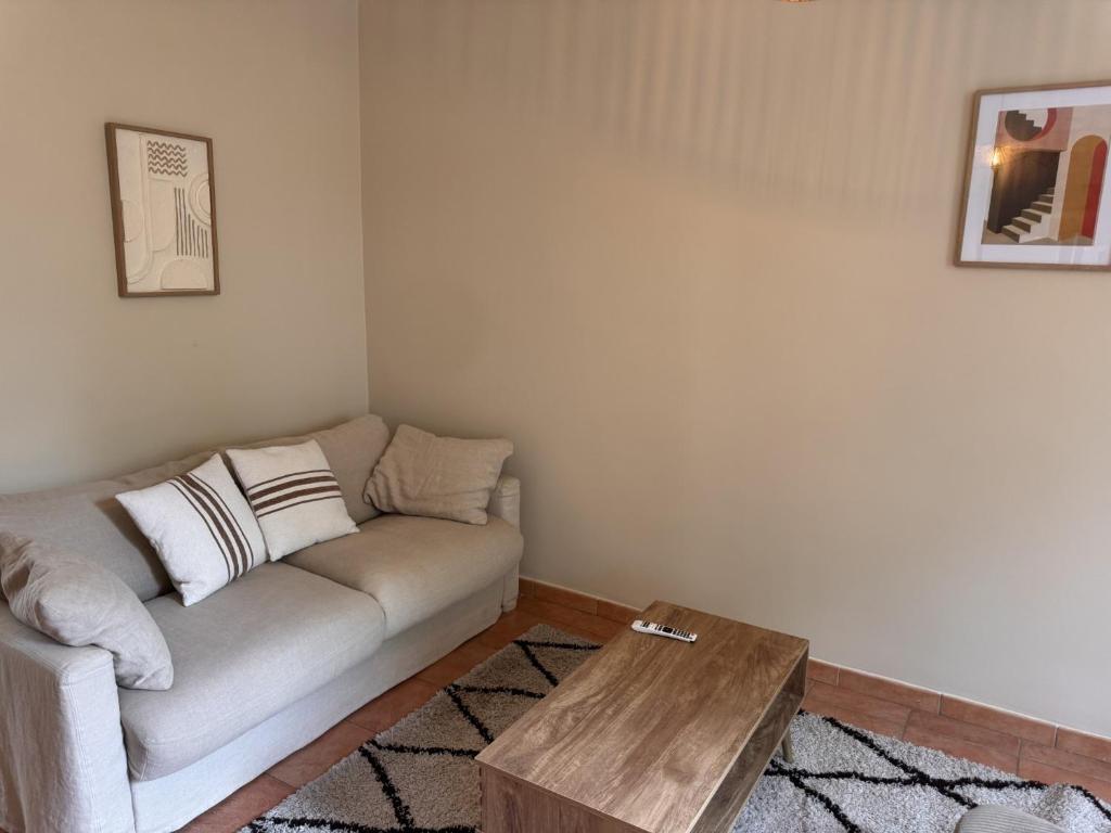 l Espérandieu Longchamp - Resim 17