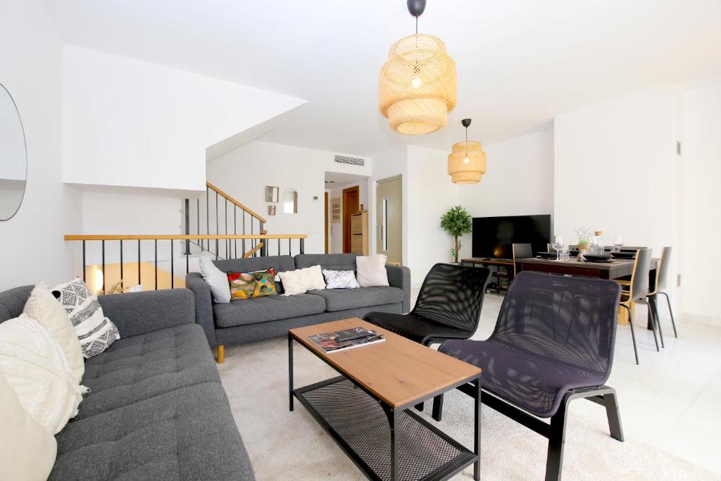 Posezení v ubytování Estepona West Townhouse LOBON