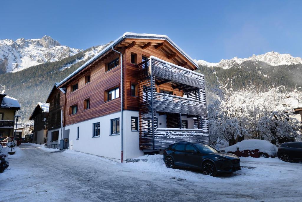 Nespecifikovaný výhled na hory nebo výhled na hory při pohledu z hotelu