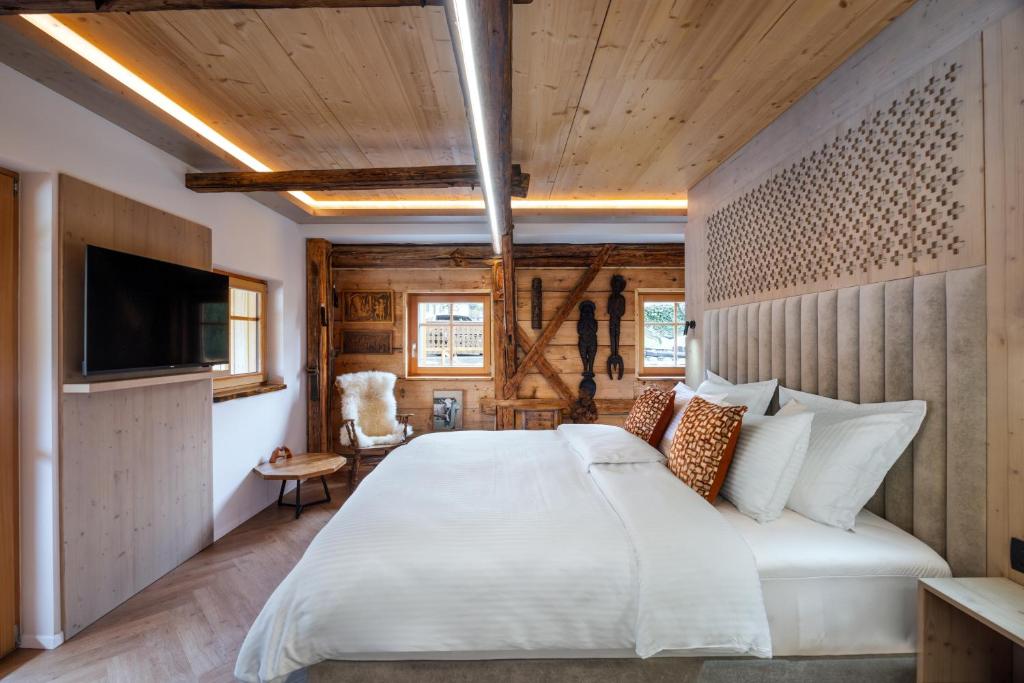 TV a/nebo společenská místnost v ubytování Hotel Julian Alps