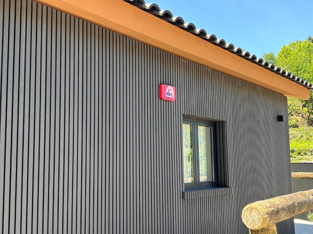 Budova, kde se kemp nachází