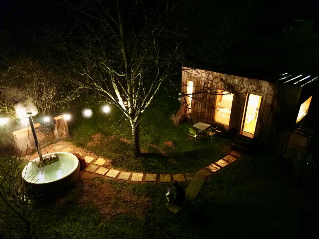 Zahrada ubytování Les cabanes de Julie
