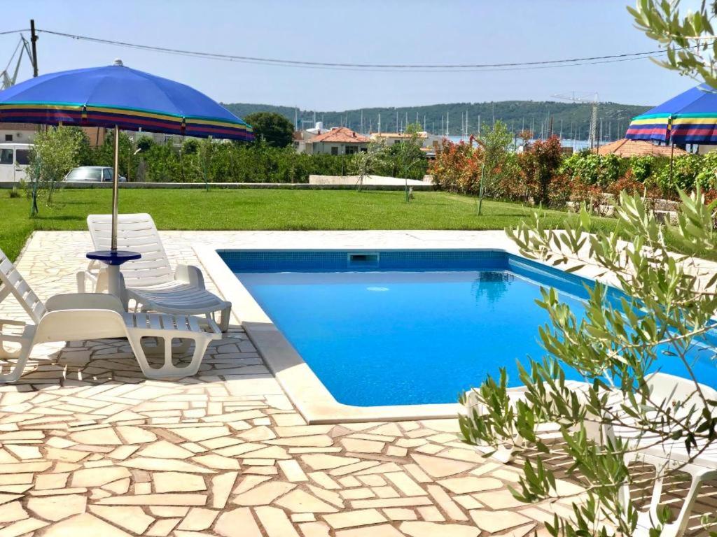 Apartments Teo Trogir-Seget