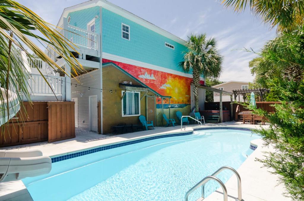 Bazén v ubytování Pool Oasis by Bryant Real Estate nebo v jeho okolí