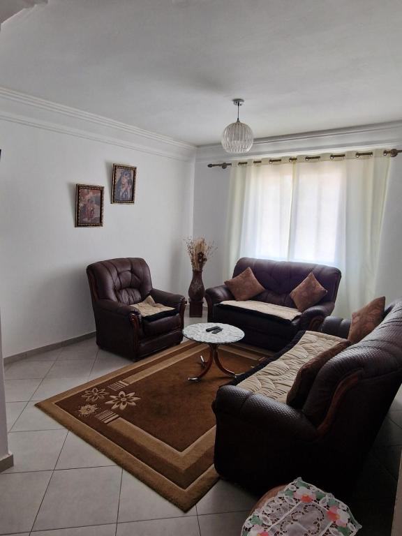 Posezení v ubytování Appartement à Louer, MIftah Sahil Anza